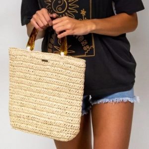 Check her out - Tote Billabong